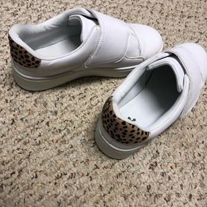 Leopard print tennis shoes